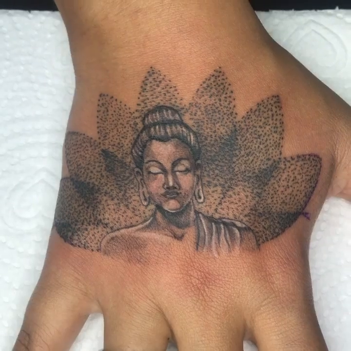 Tattoo by @primatattoo_021 — dotwork, illustrative