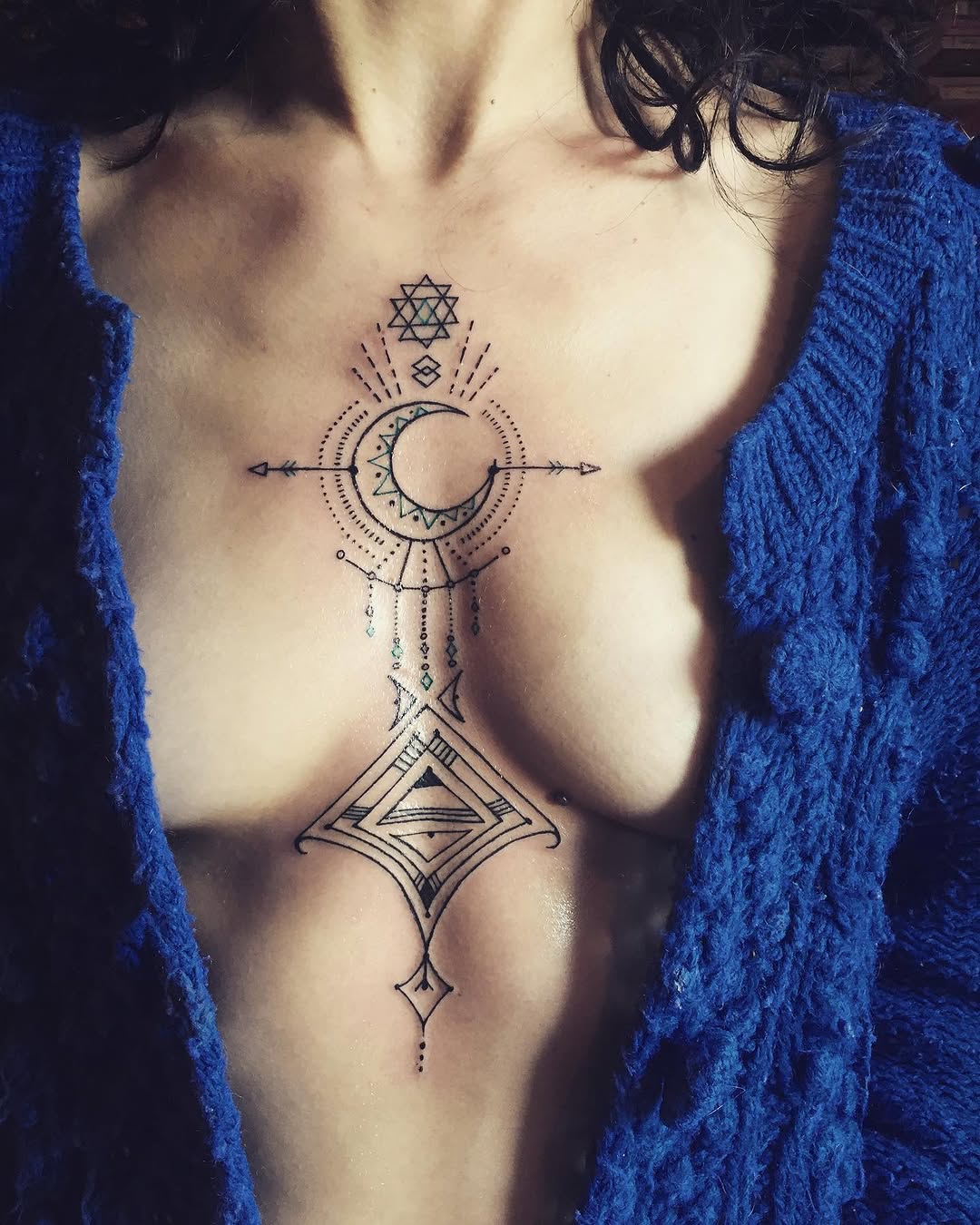Tattoo by @lamainbleue_tattoo — fine_line, geometric