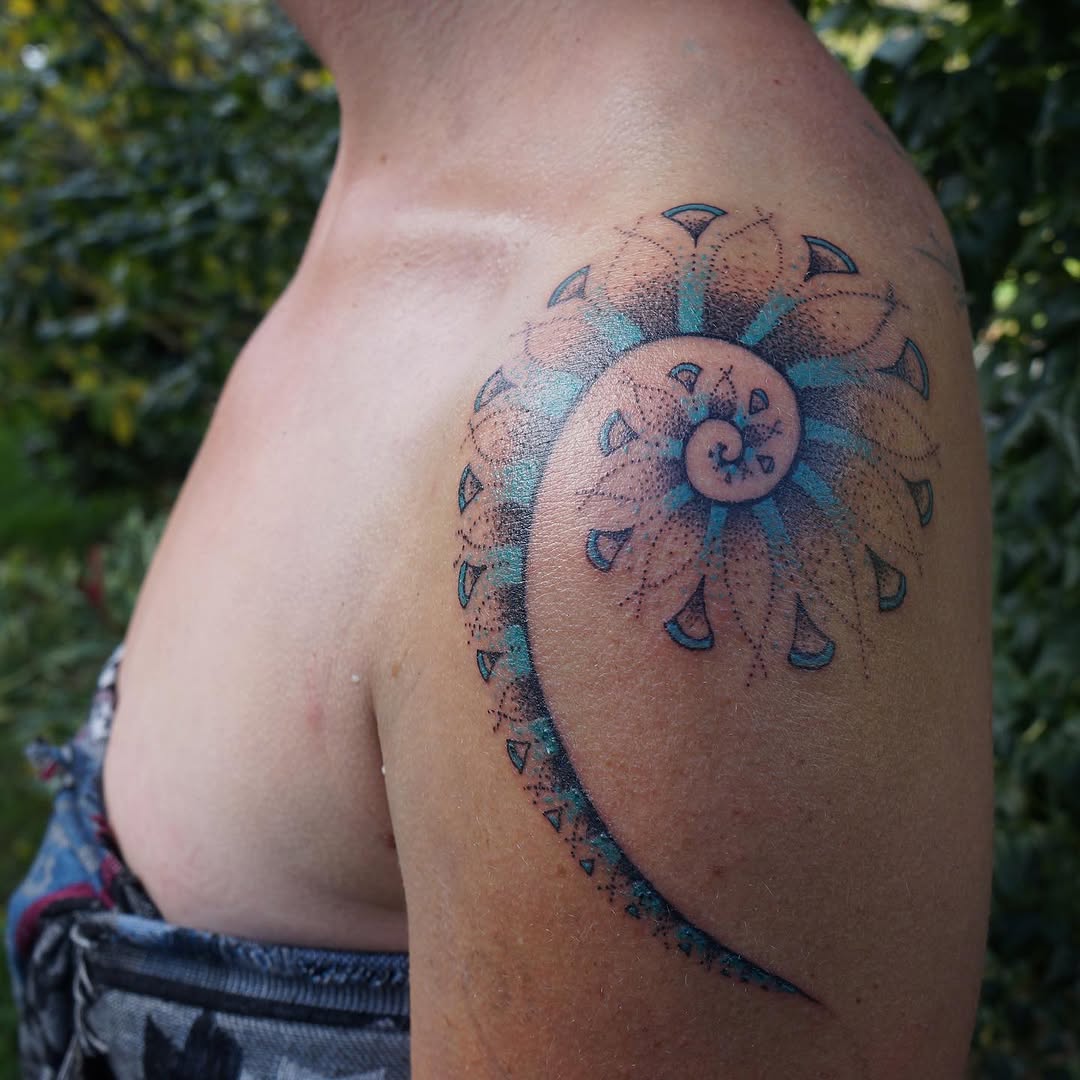 Tattoo by @lamainbleue_tattoo — dotwork, geometric