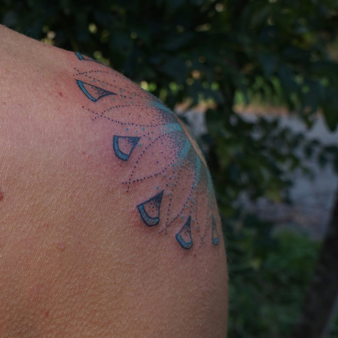 Tattoo by @lamainbleue_tattoo — dotwork, geometric