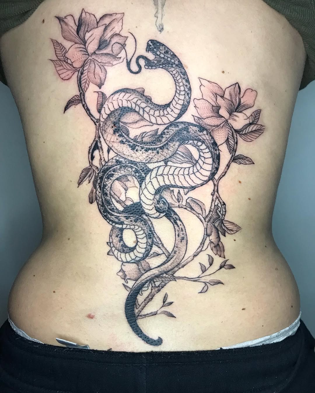 Tattoo by @barrotattooer — black_and_grey