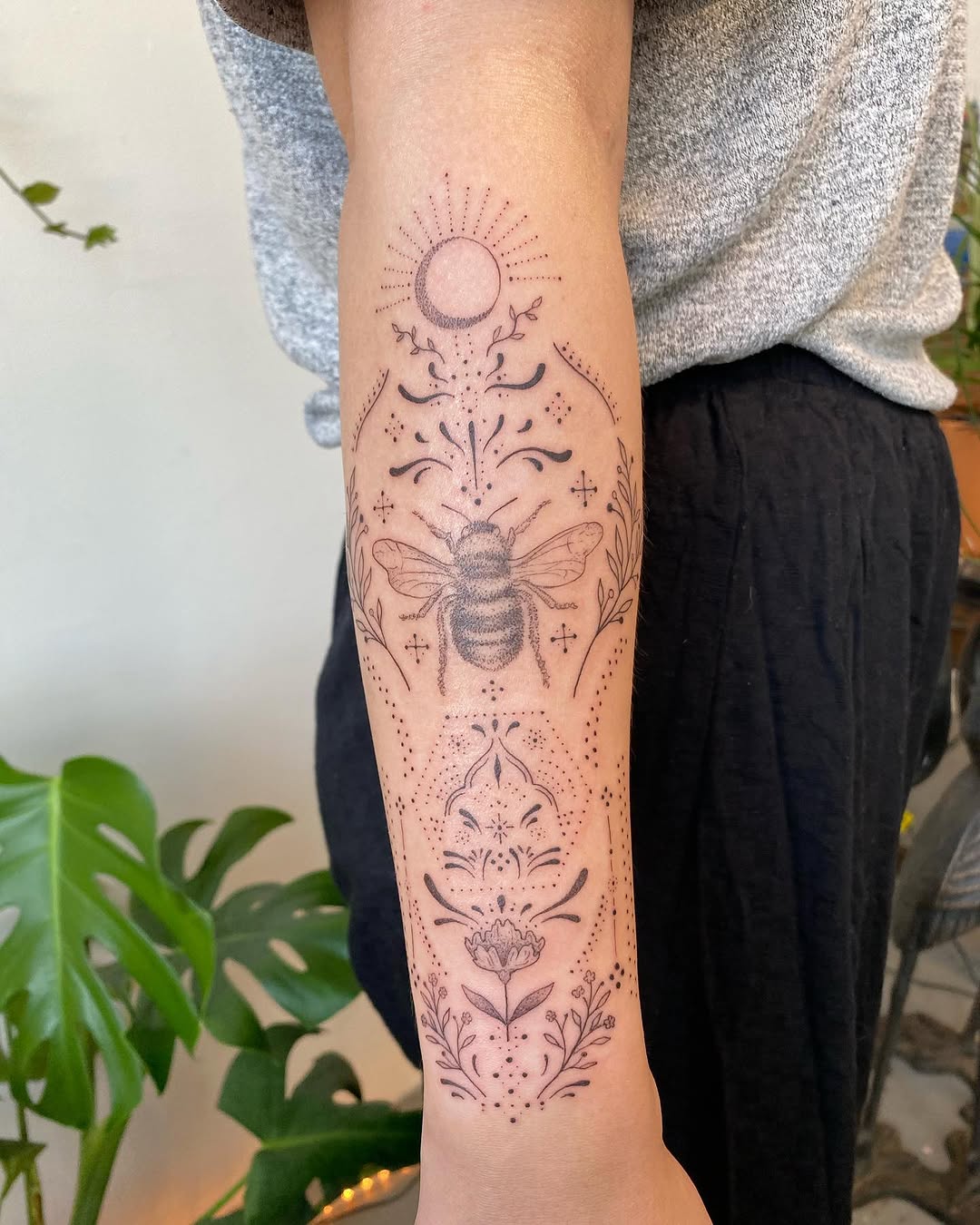 Tattoo by @santiagogdon β fine_line, dotwork
