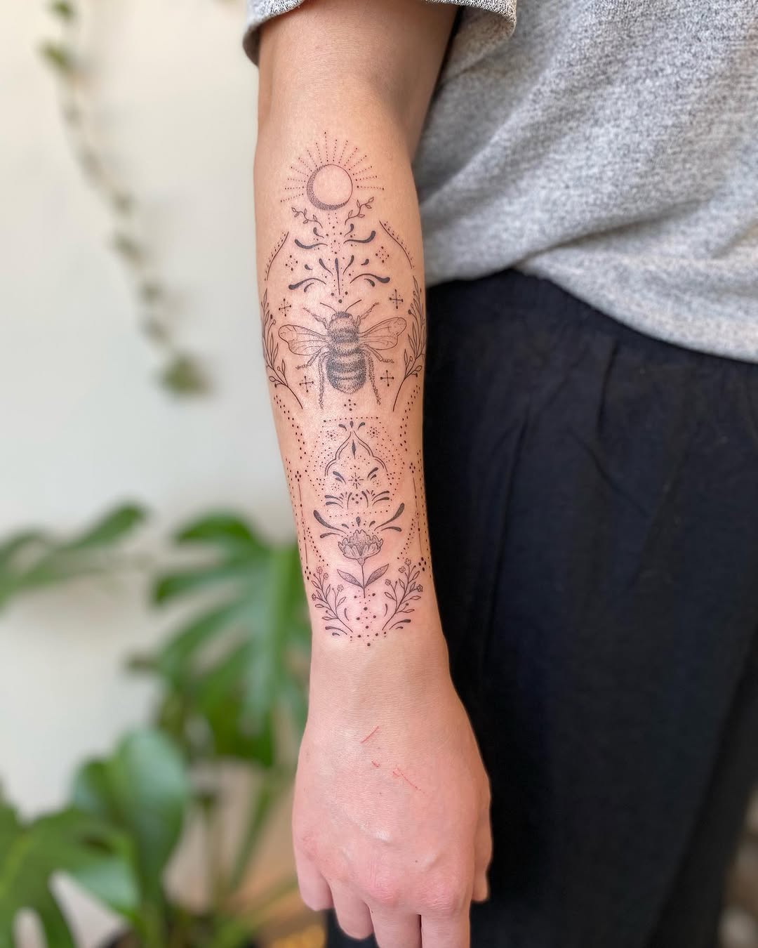 Tattoo by @santiagogdon β fine_line, dotwork