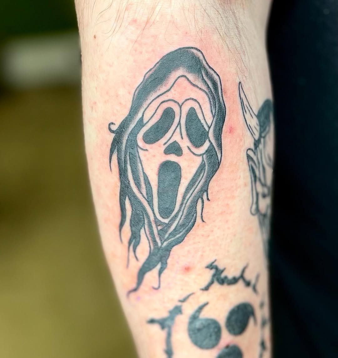Tattoo by @3rin004 — blackwork