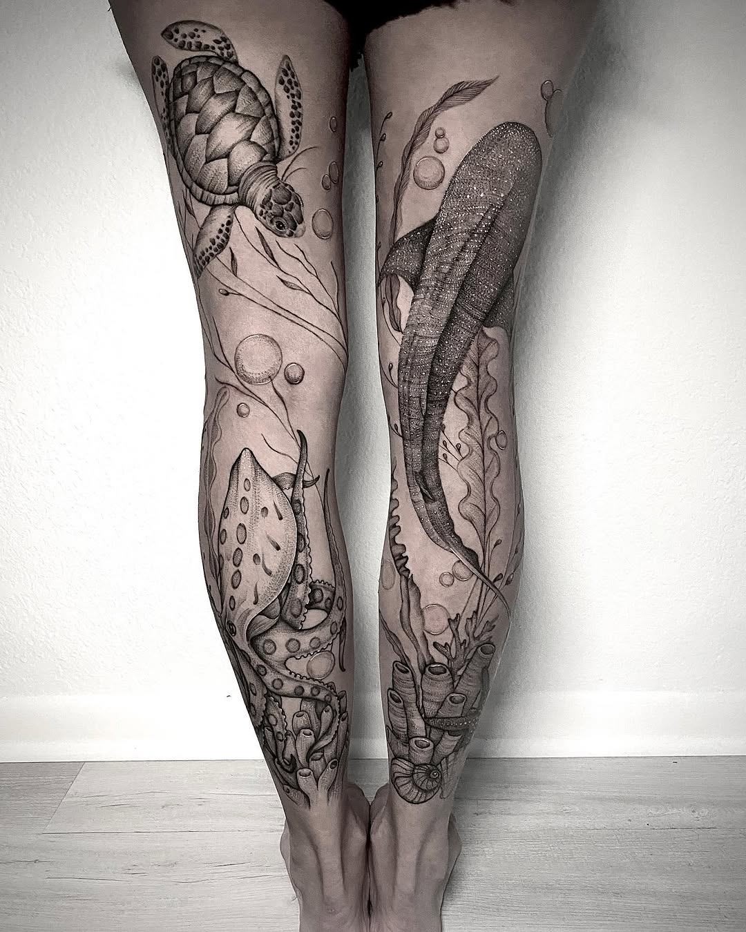 Tattoo by @botanicalbodyart β black_and_grey