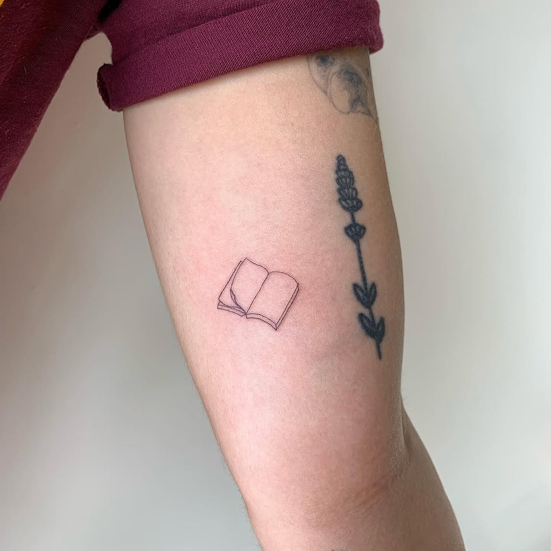 Tattoo by @midnight_moonlighttt β fine_line, minimalist
