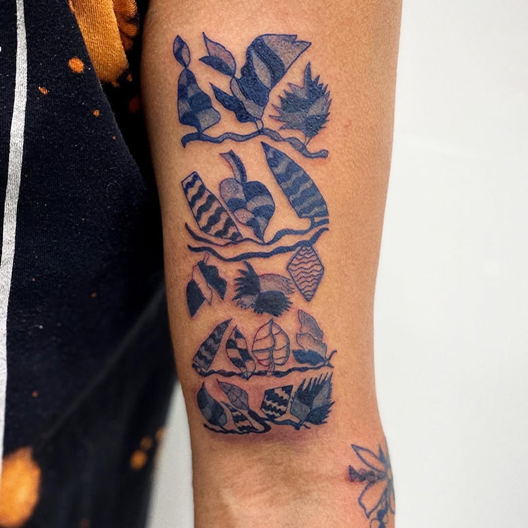 Tattoo by @midnight_moonlighttt β blackwork