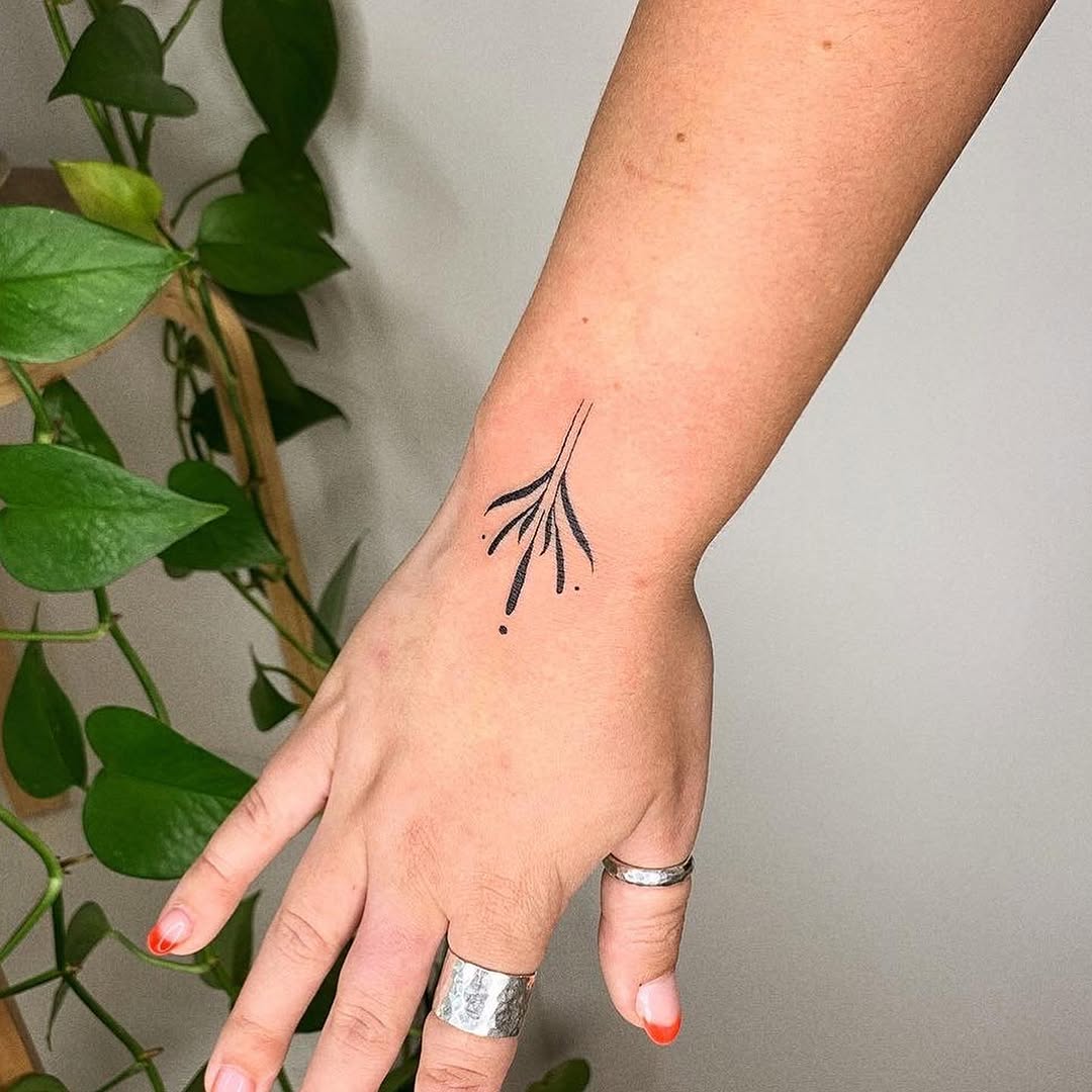Tattoo by @midnight_moonlighttt β minimalist, fine_line