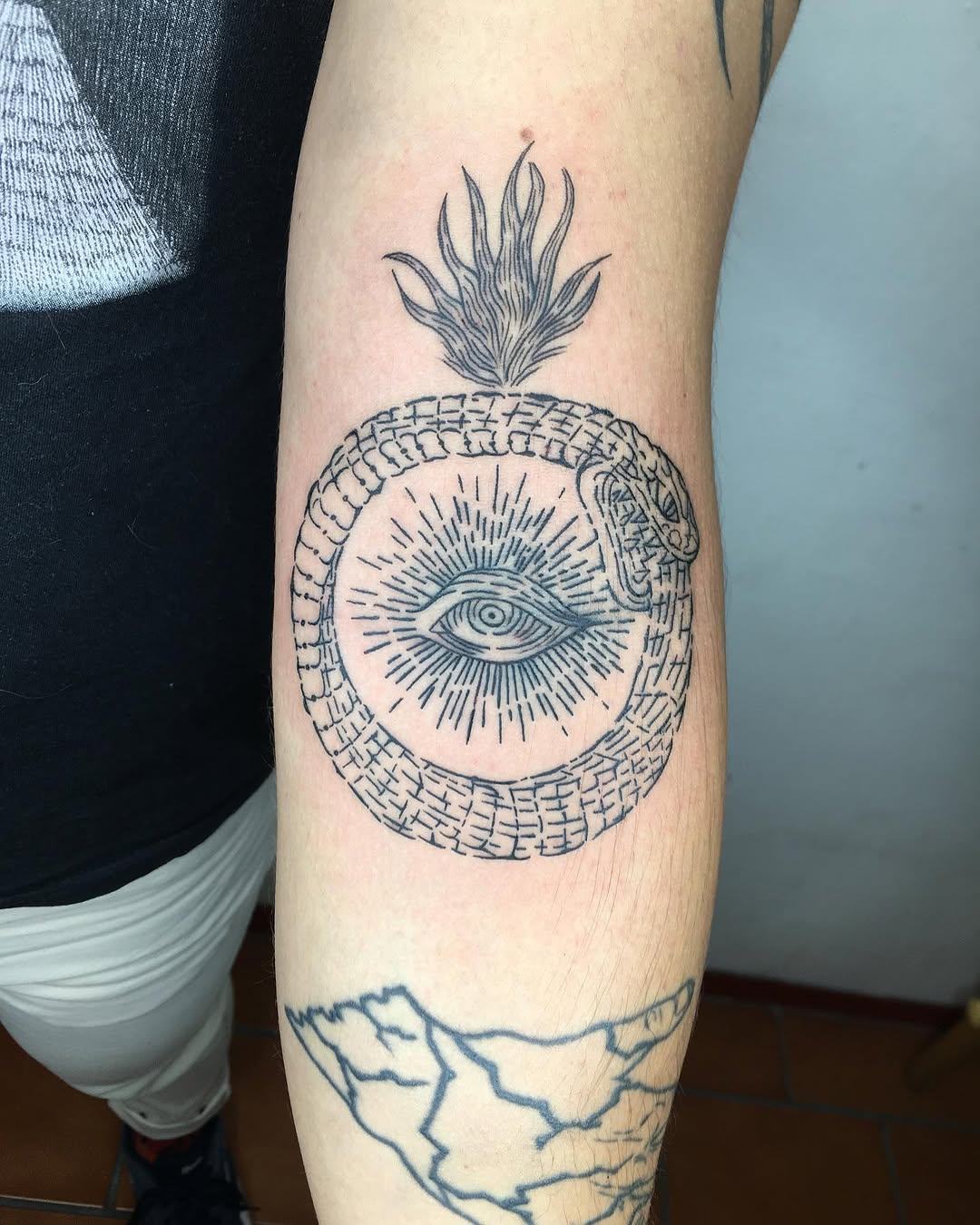 Tattoo by @barrotattooer — blackwork