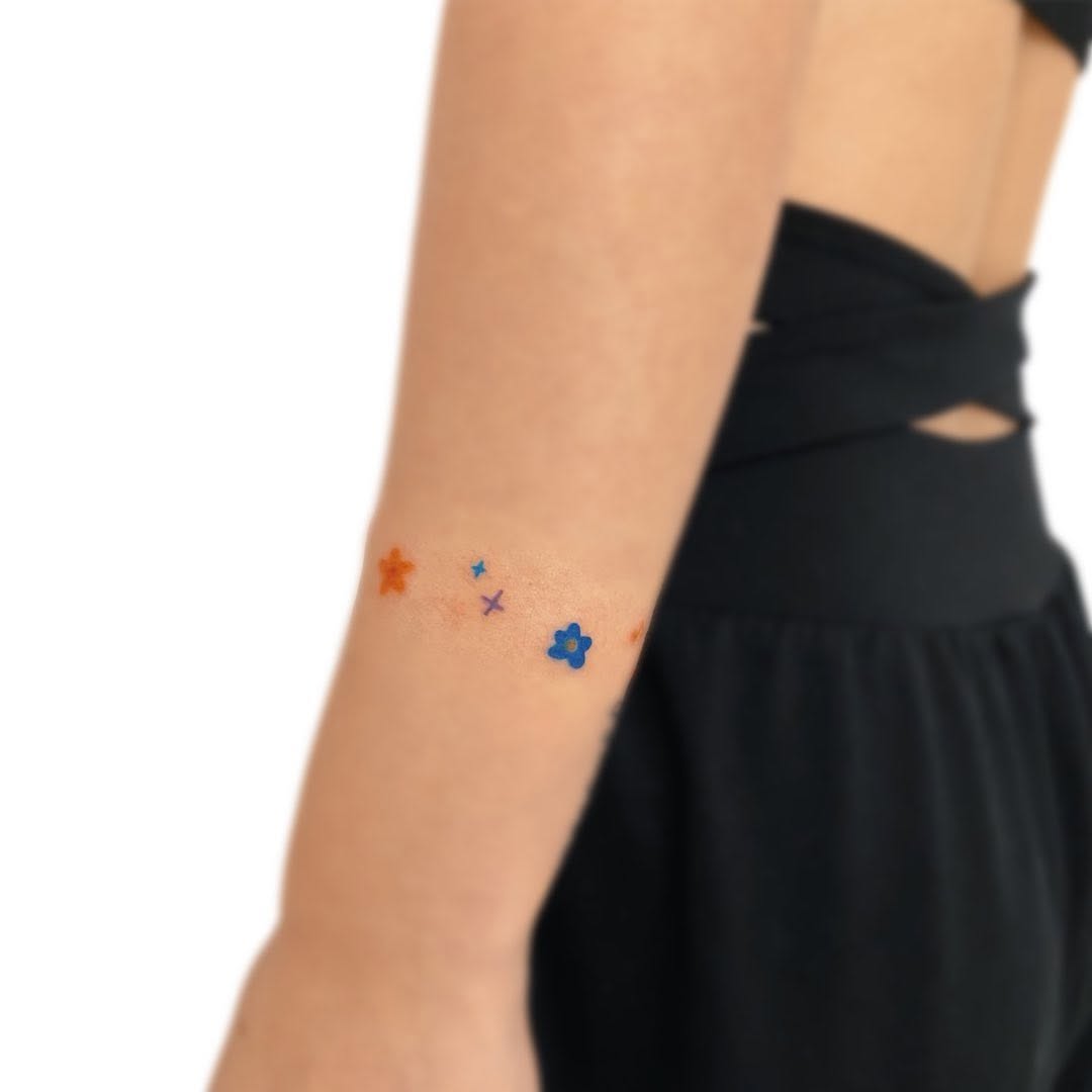 Tattoo by @angustattoo โ fine_line, minimalist