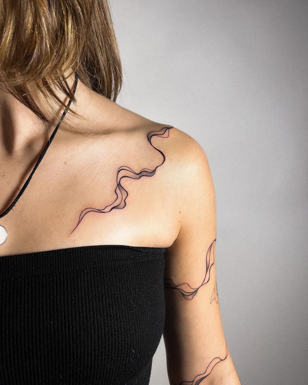 Tattoo by @madamerubis — fine_line, minimalist