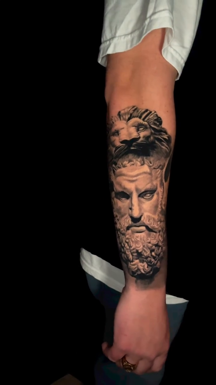Tattoo by @tattoo_hec โ realism, black_and_grey