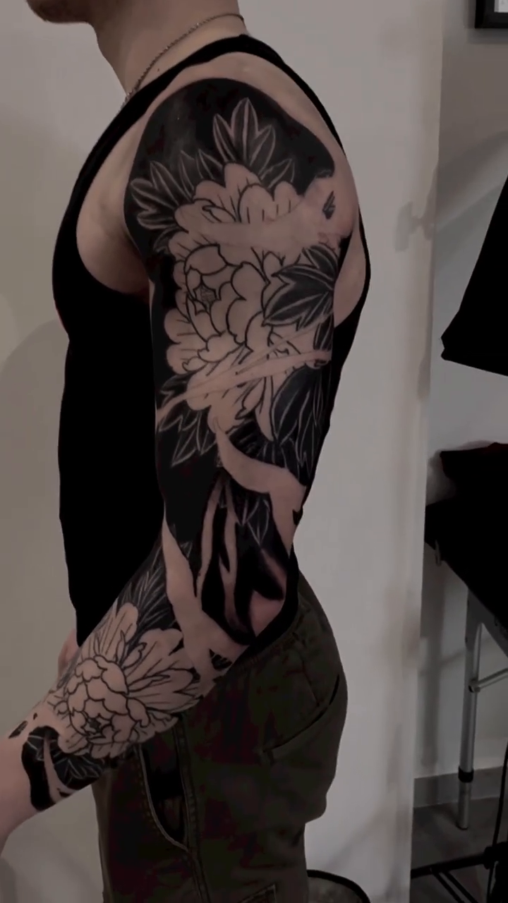 Tattoo by @tristvn_ttt โ japanese_irezumi, blackwork