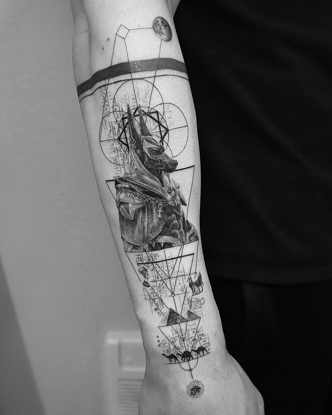 Tattoo by @wonniiink — black_and_grey, geometric