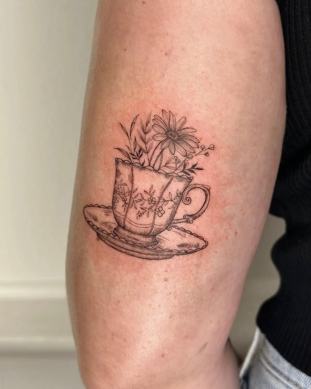 Tattoo by @t.ffanystudio — fine_line, illustrative