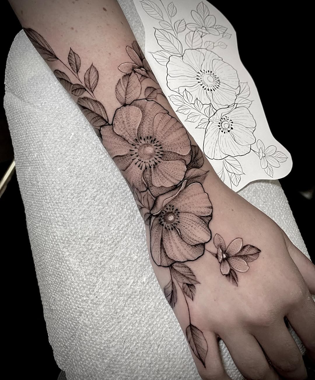 Tattoo by @botanicalbodyart β black_and_grey