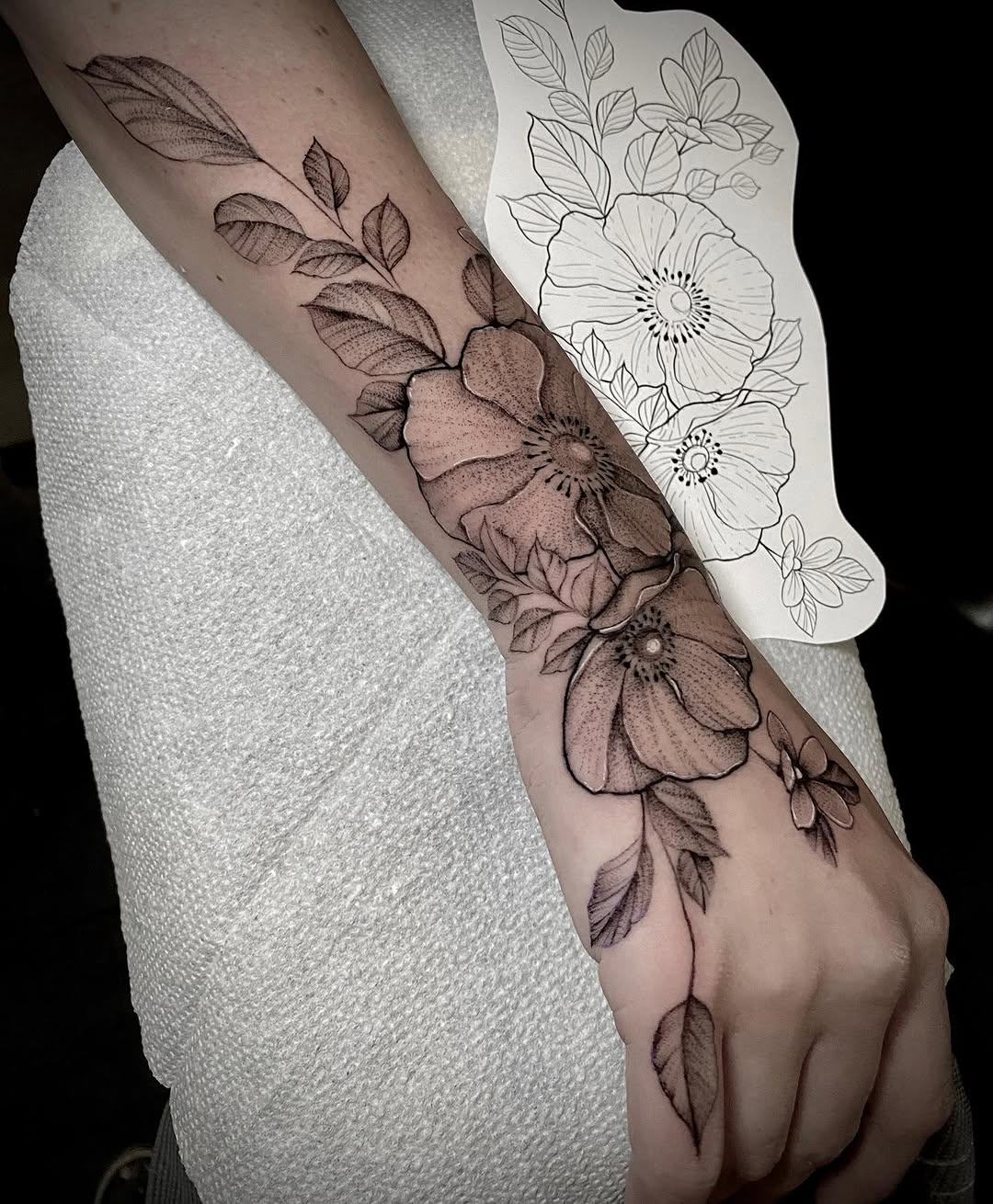 Tattoo by @botanicalbodyart β dotwork
