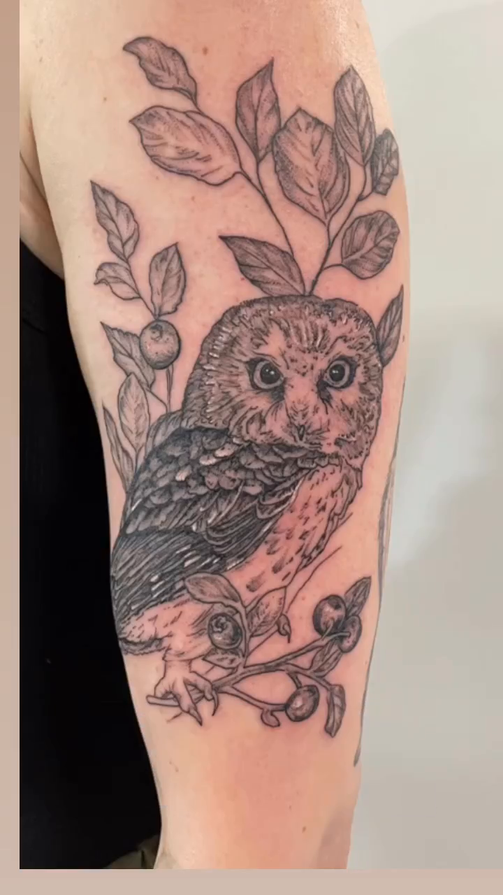 Tattoo by @thylacinetattoo — black_and_grey