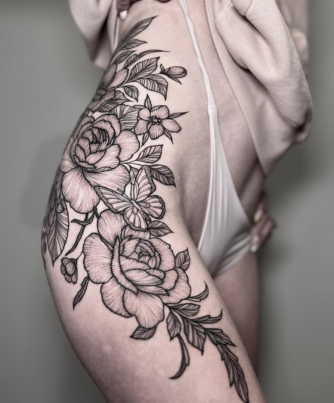 Tattoo by @shakuto_tattoos — black_and_grey, fine_line