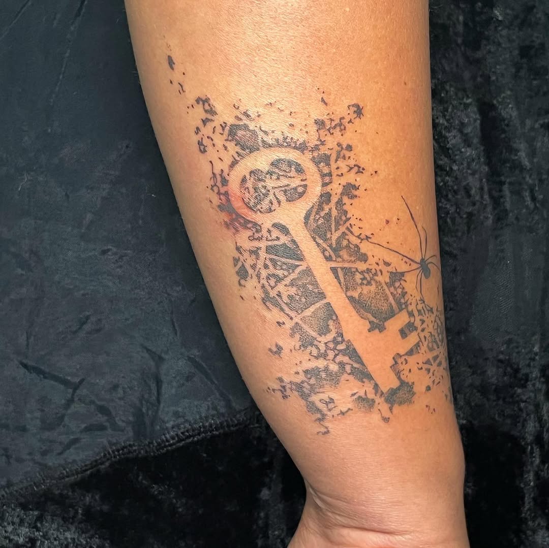 Tattoo by @sweet.n.l0w — black_and_grey, illustrative