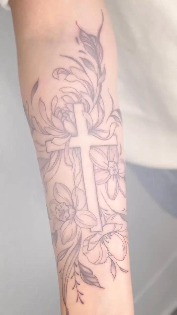 Tattoo by @inkedbyivy — fine_line, illustrative