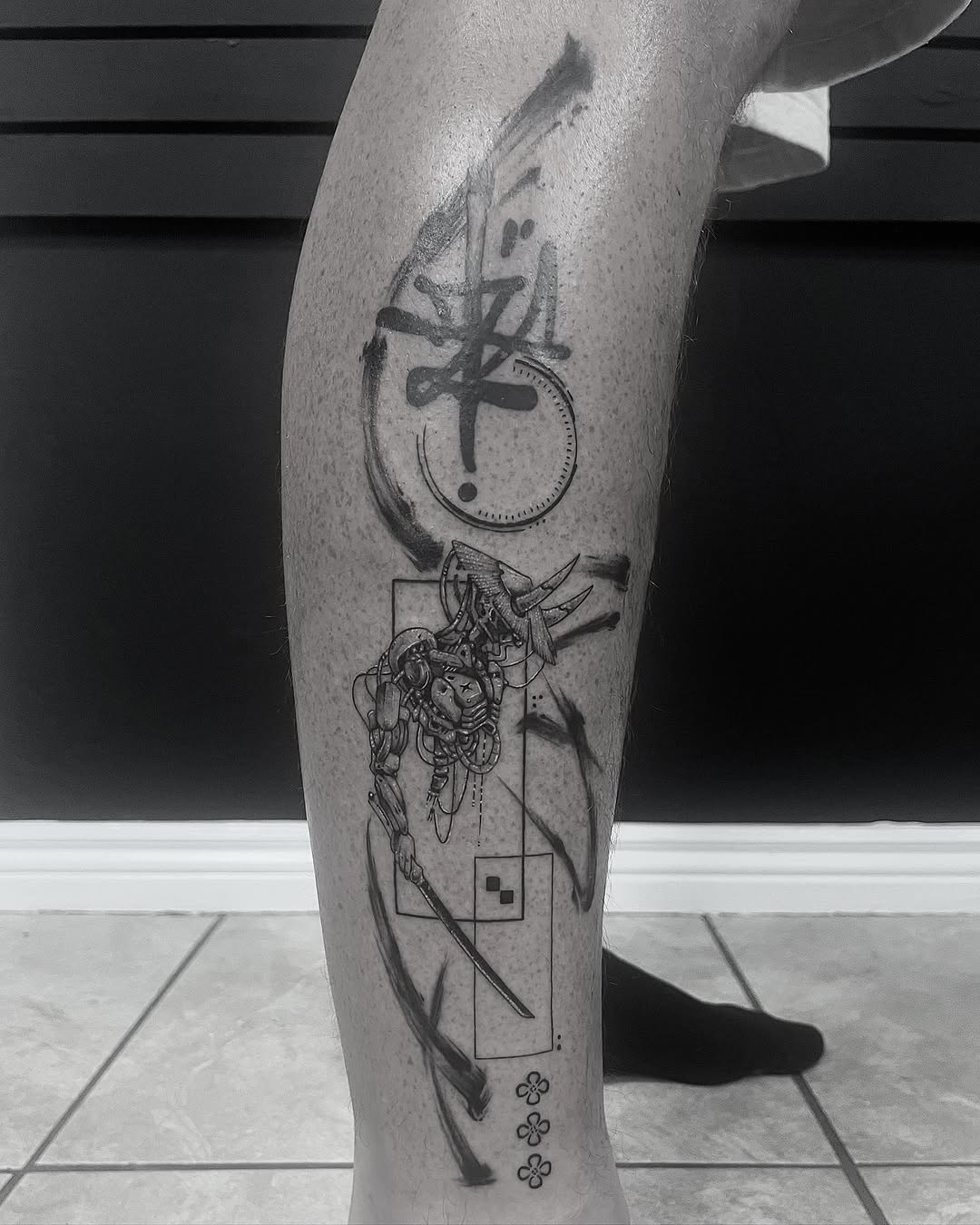 Tattoo by @long.ung — illustrative, blackwork