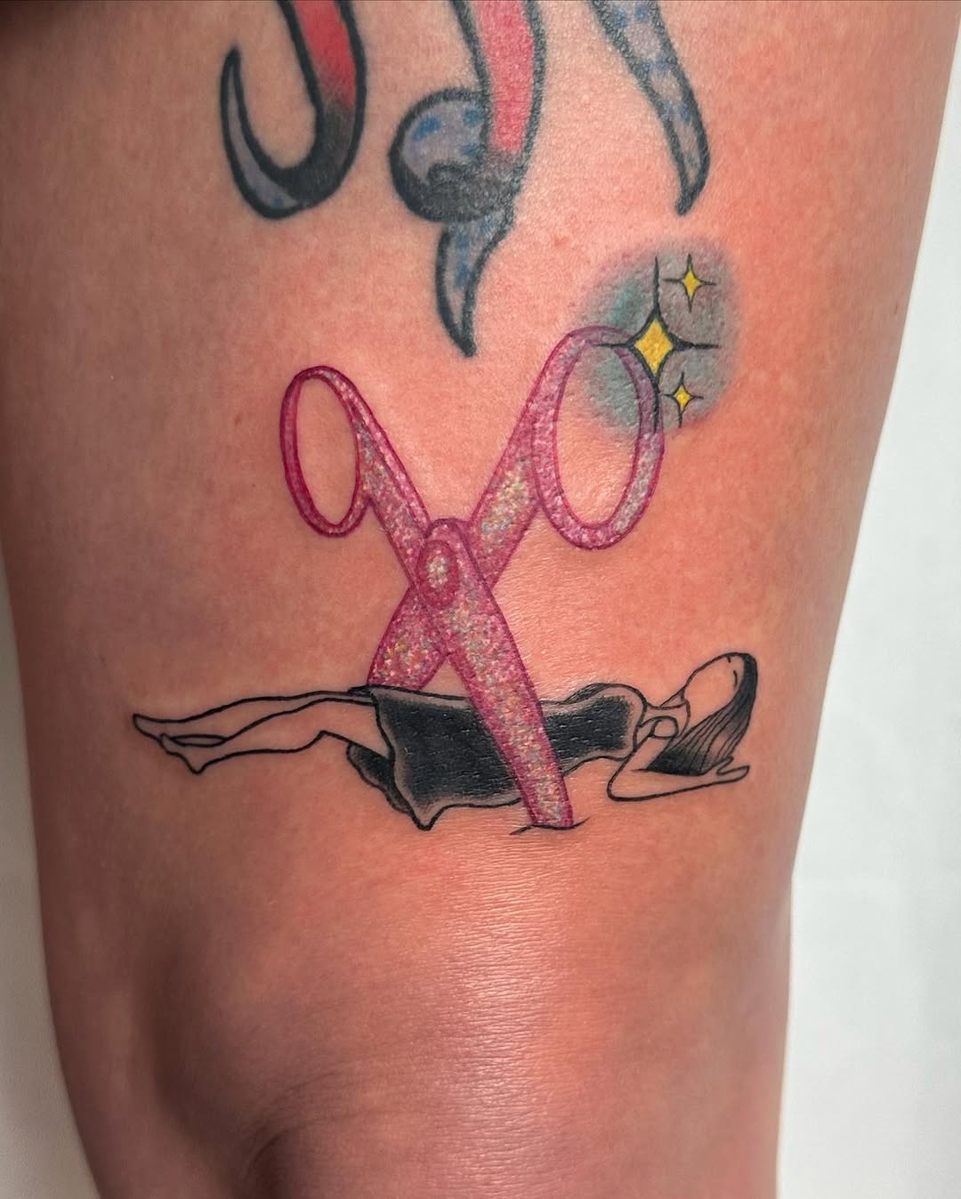 Tattoo by @stungbystaxx โ new_school, fine_line