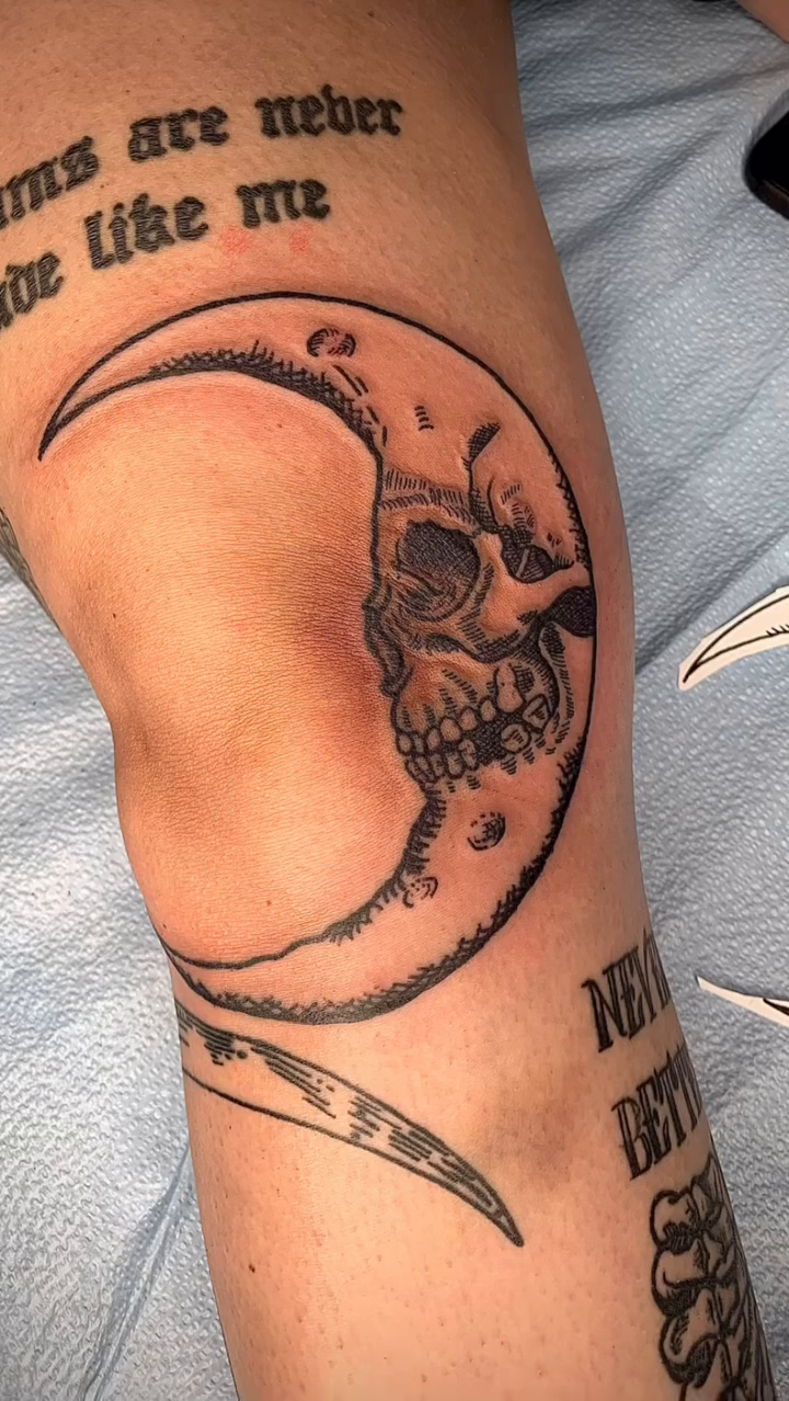 Tattoo by @eguntor โ black_and_grey