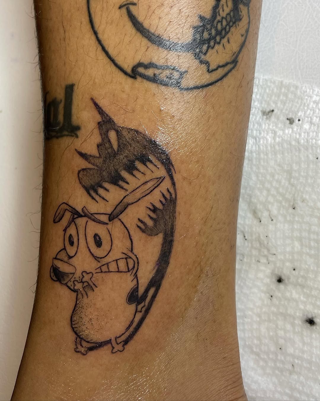 Tattoo by @hunchos_dab_of_ink โ black_and_grey