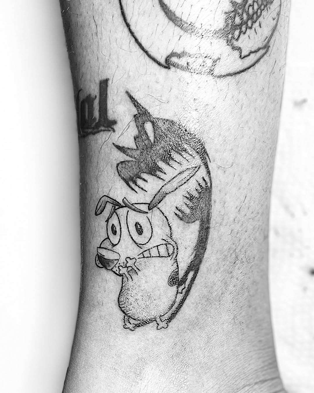 Tattoo by @hunchos_dab_of_ink โ black_and_grey