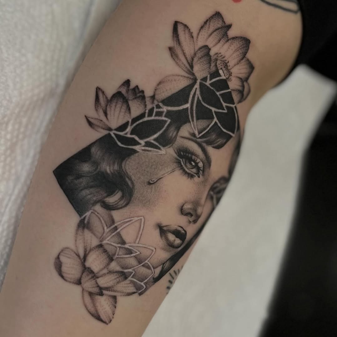 Tattoo by @desiree.tattoo — black_and_grey, realism