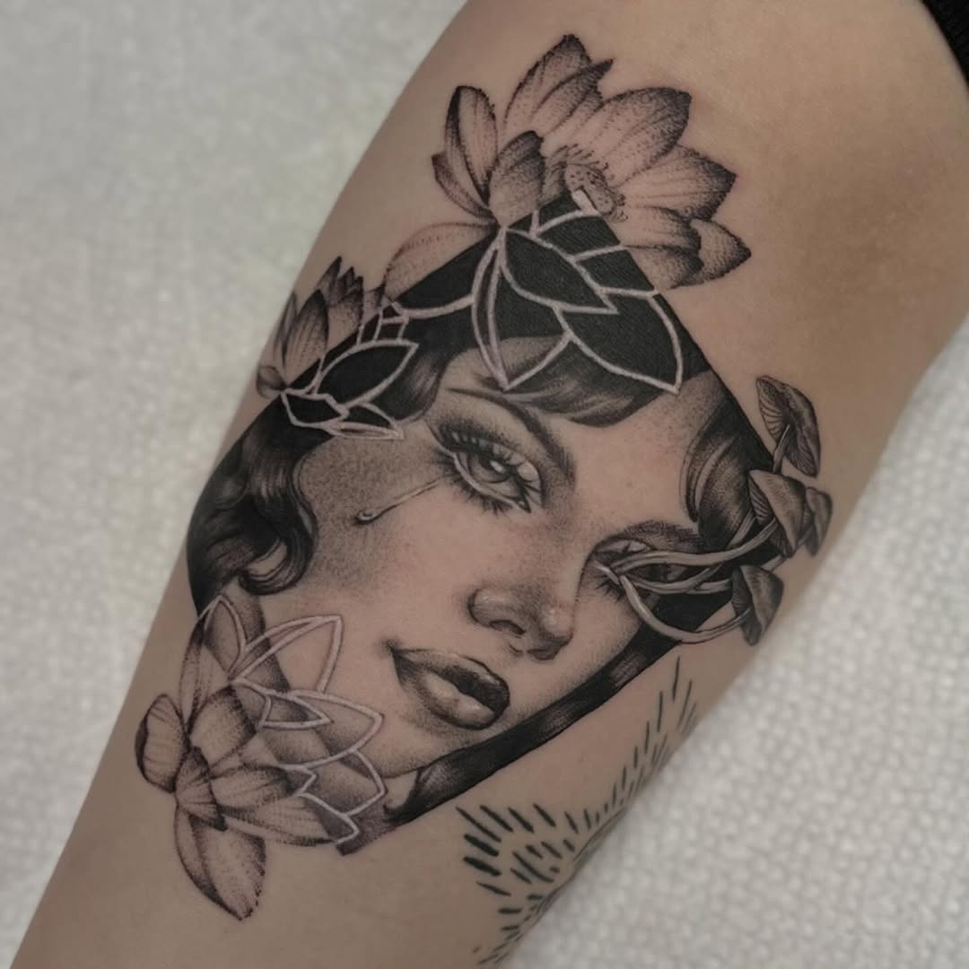 Tattoo by @desiree.tattoo — black_and_grey, realism