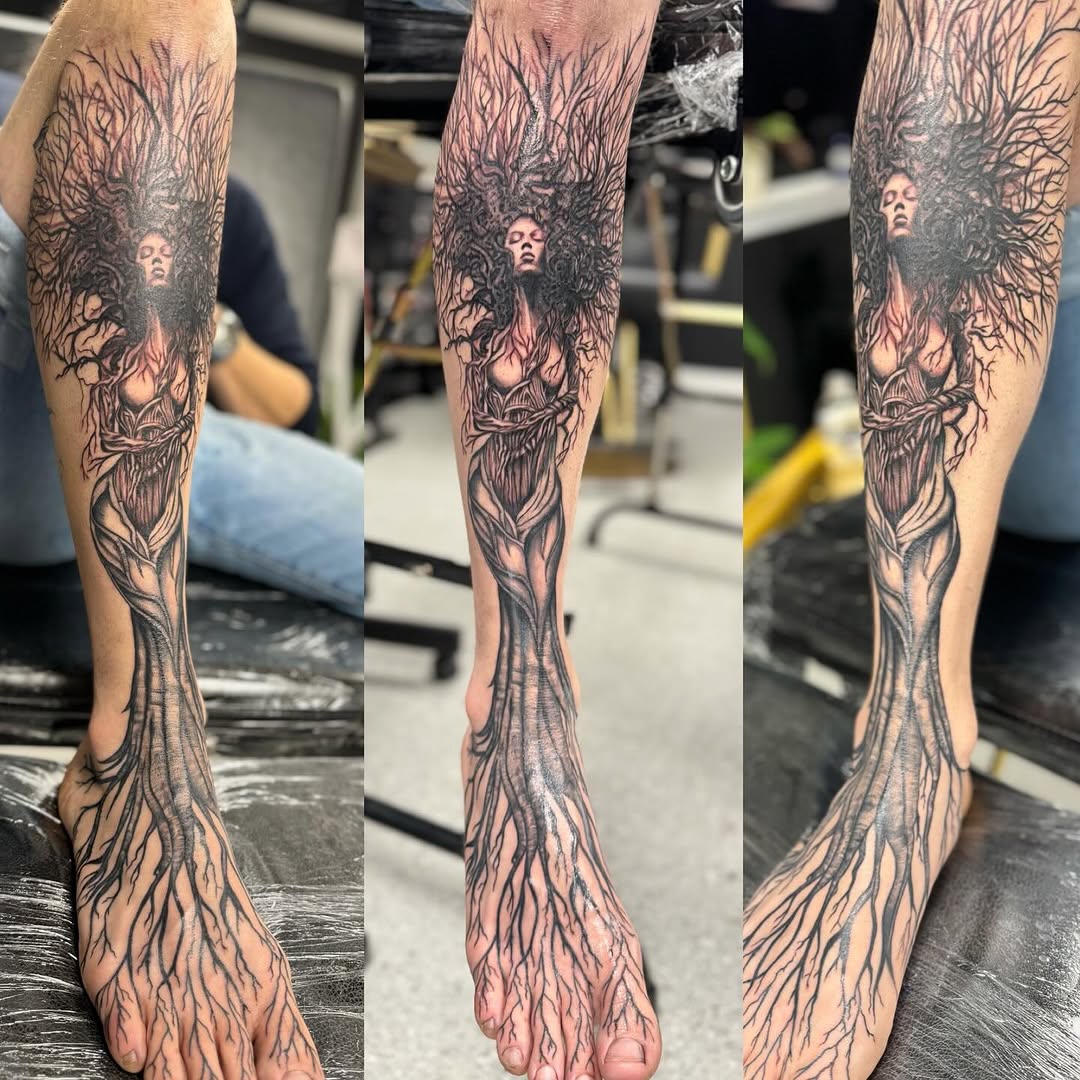 Tattoo by @sacredaura.tattoos — blackwork