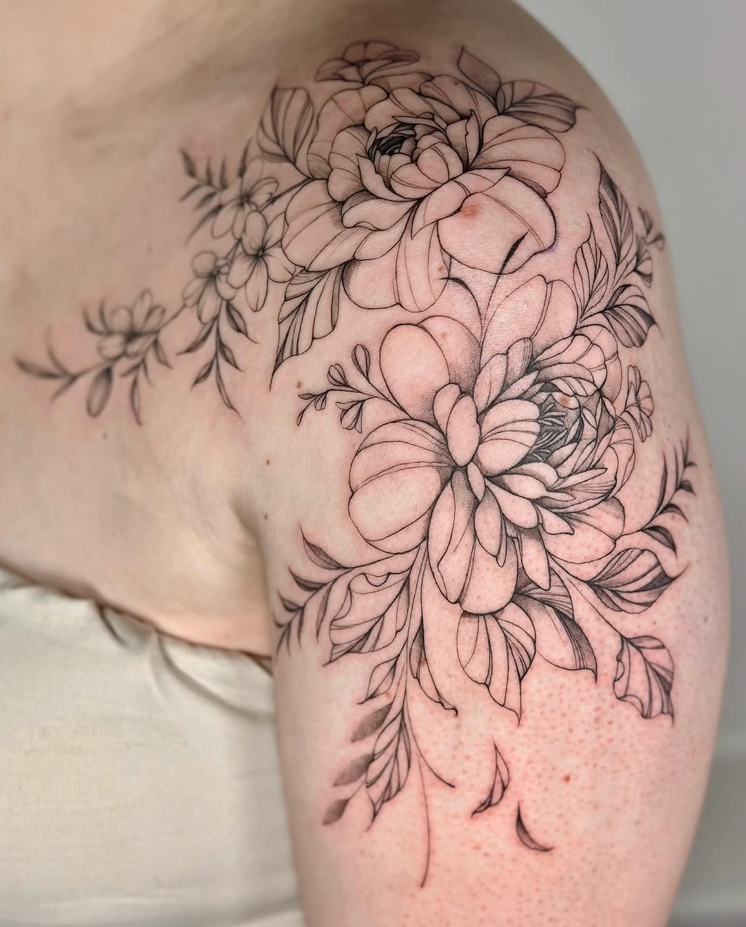 Tattoo by @t.ffanystudio — fine_line, black_and_grey