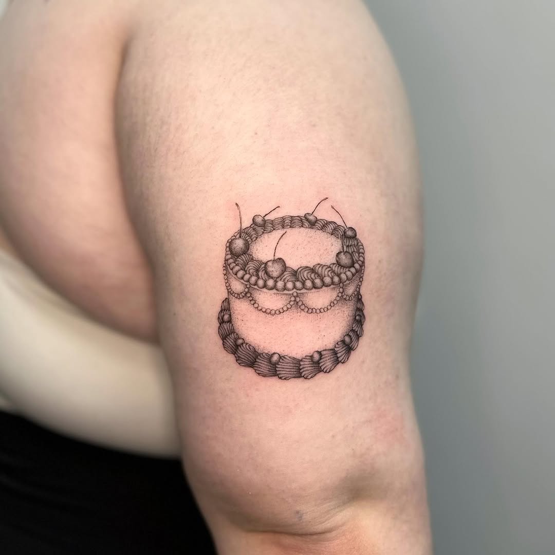 Tattoo by @gimilt.tattoos โ dotwork, fine_line