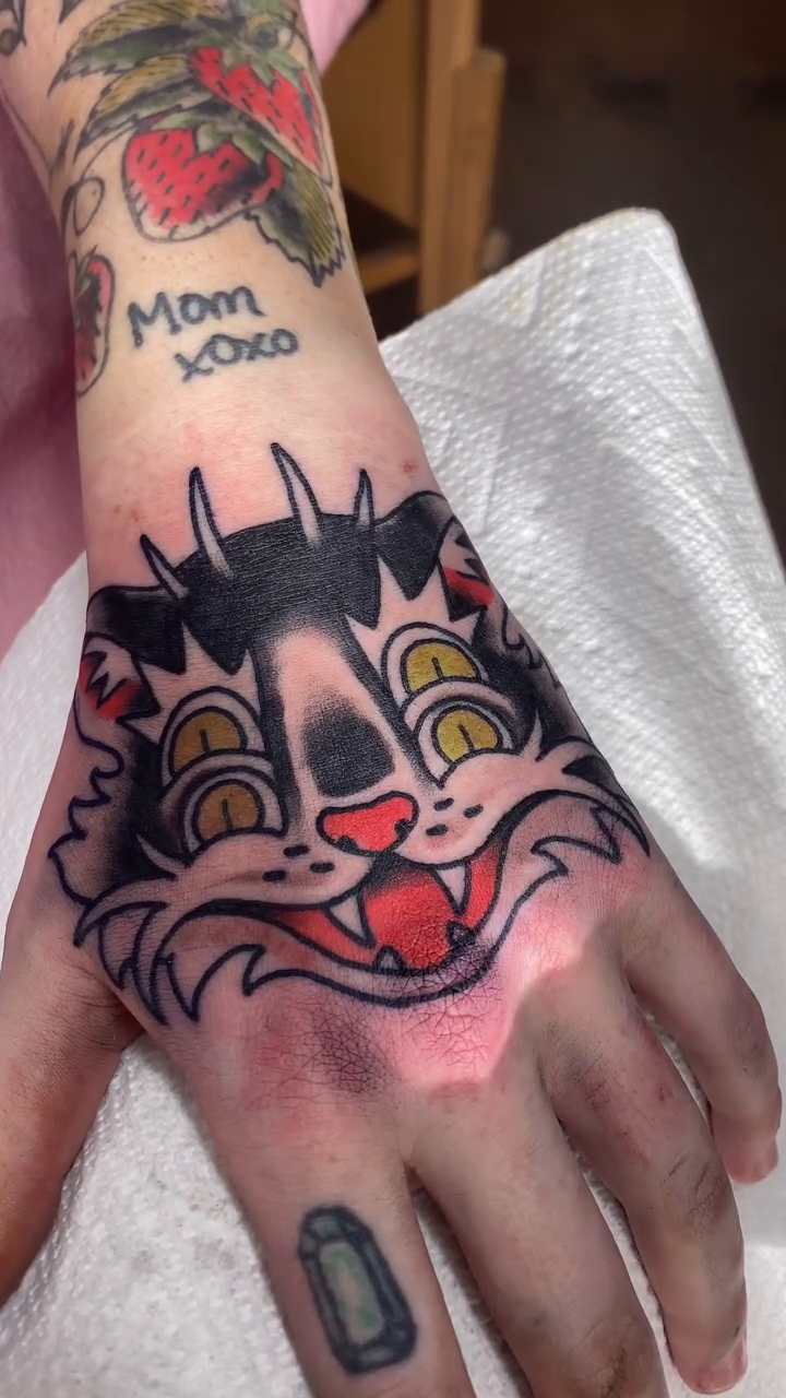 Tattoo by @autumnskytattoos — american_traditional, illustrative