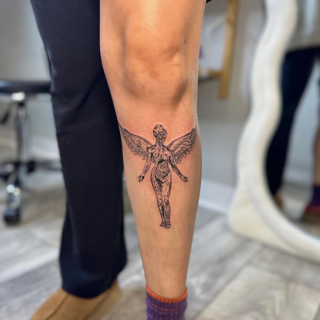 Tattoo by @linesbybrin — blackwork