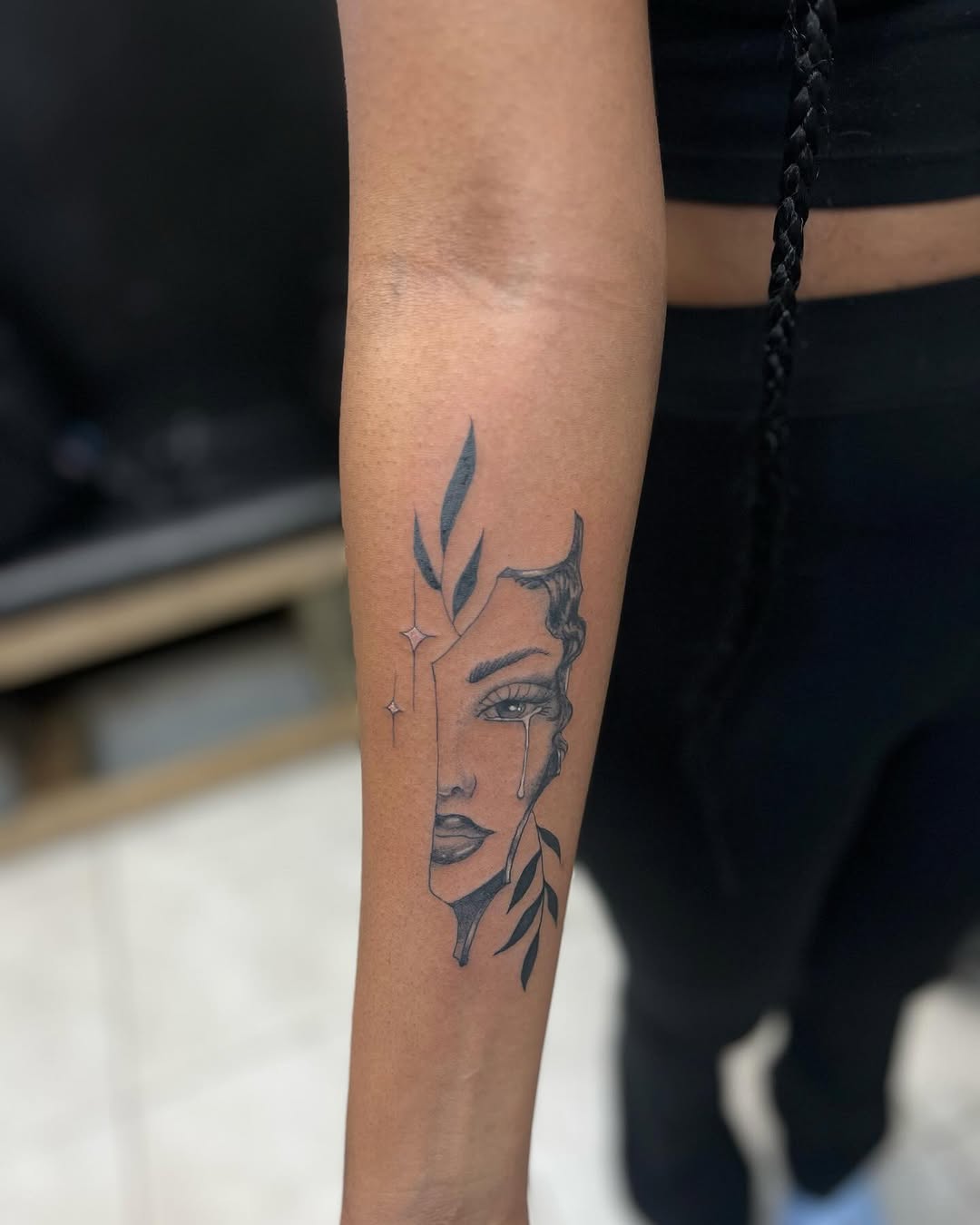 Tattoo by @honeyssweettattoos β fine_line