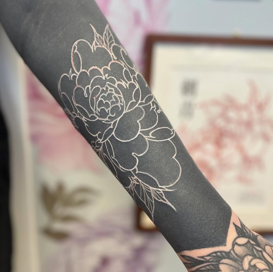 Tattoo by @li.leungtattoo β blackwork