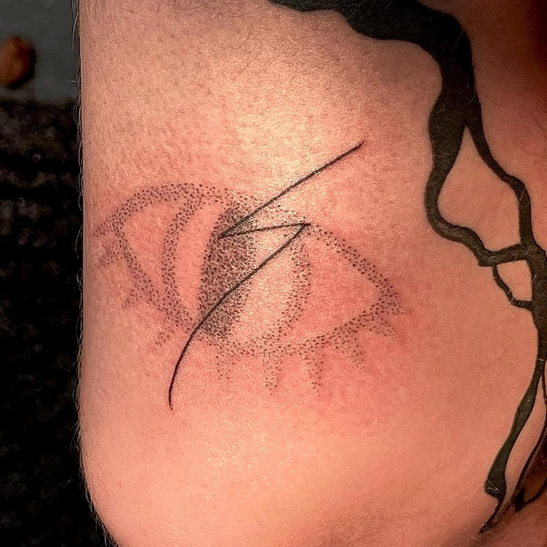 Tattoo by @deuxmainstattoo — dotwork, fine_line