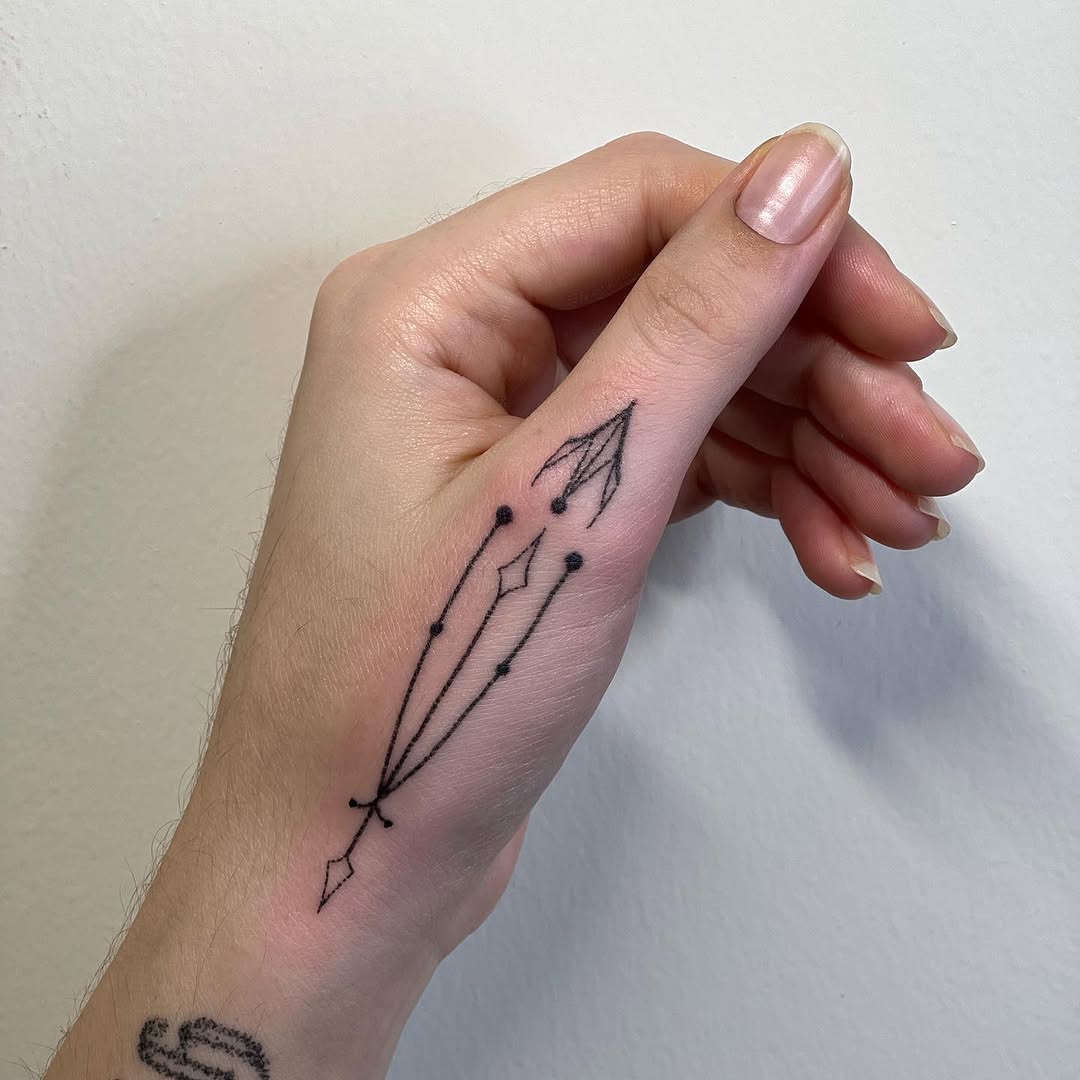 Tattoo by @deuxmainstattoo — fine_line, minimalist