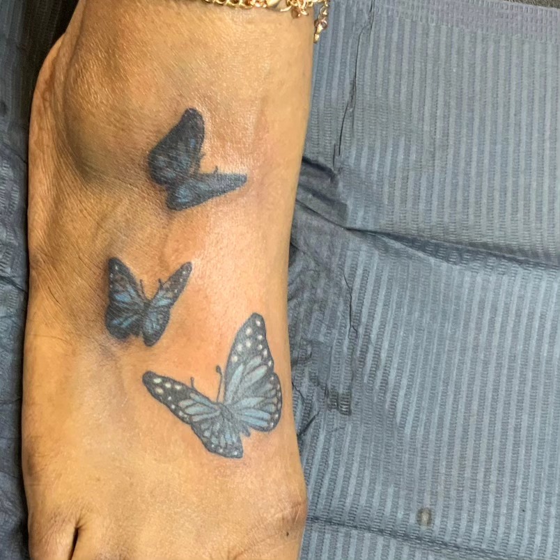 Tattoo by @lopez.j.tattoos โ fine_line, black_and_grey