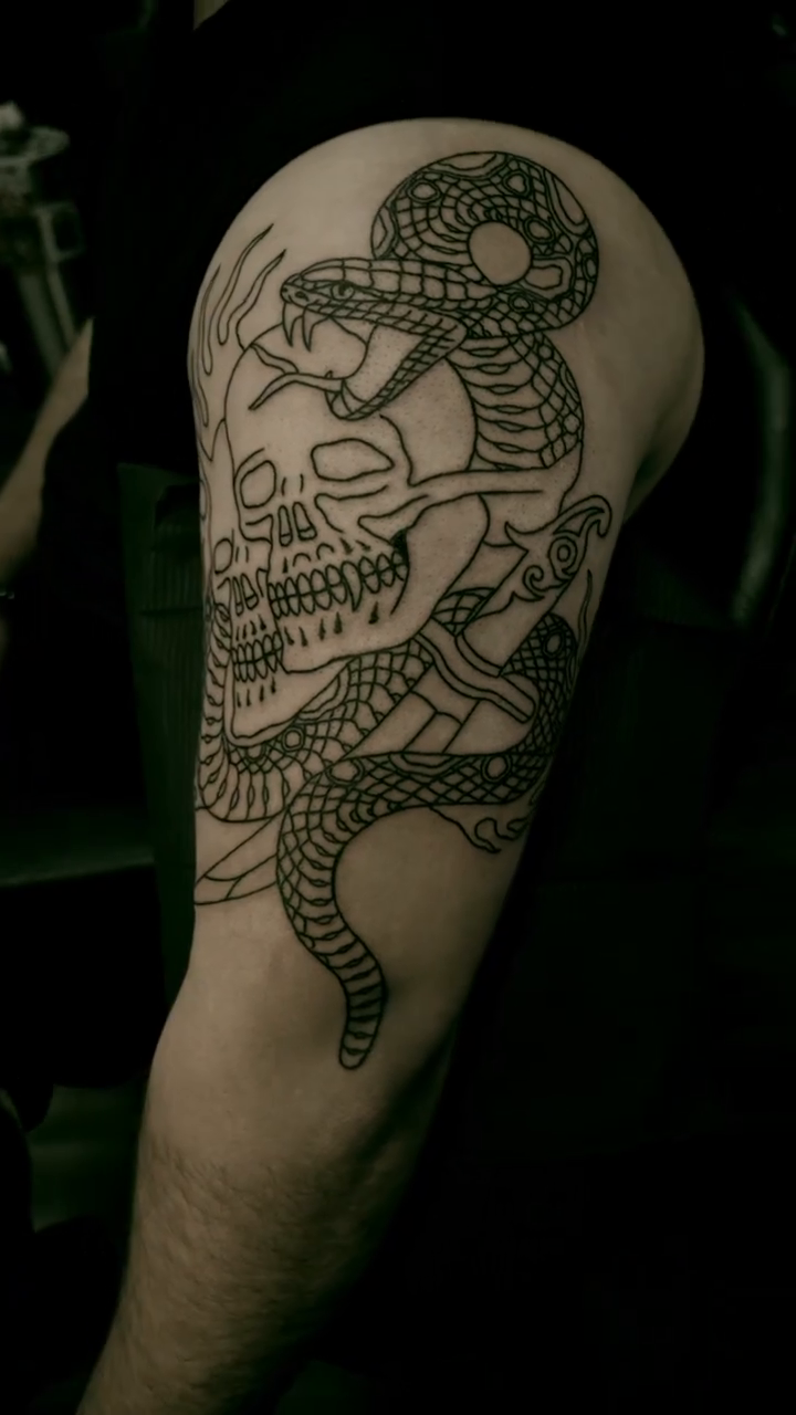 Tattoo by @bbrandonmurphyy — blackwork