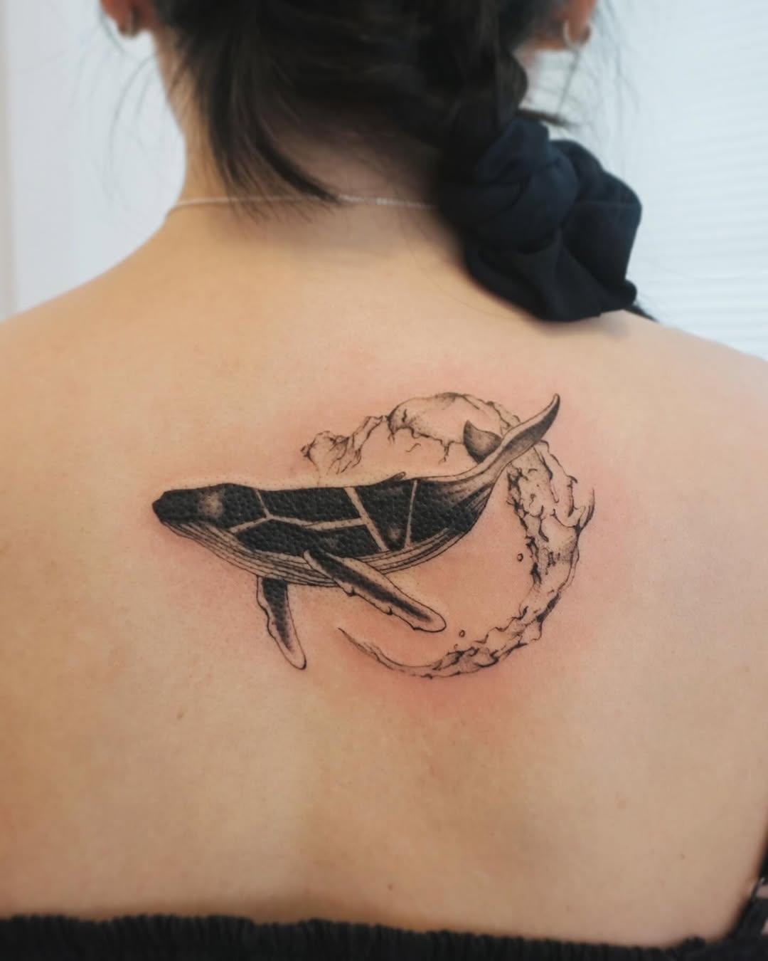 Tattoo by @yuri_tattooer — black_and_grey, geometric