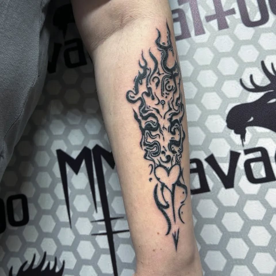 Tattoo by @dori.tatt — illustrative, blackwork