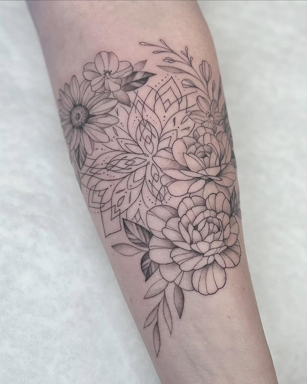 Tattoo by @jaxntheboxtattoos โ fine_line, dotwork