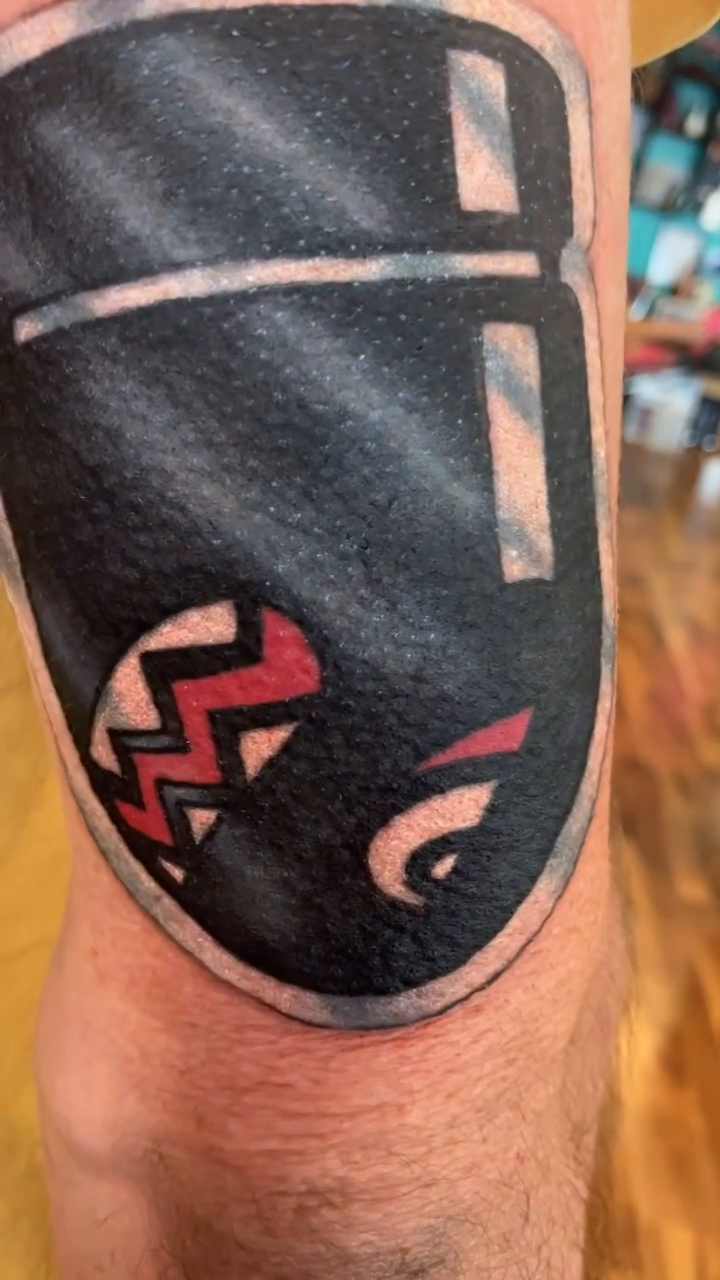 Tattoo by @fettbuilt β blackwork