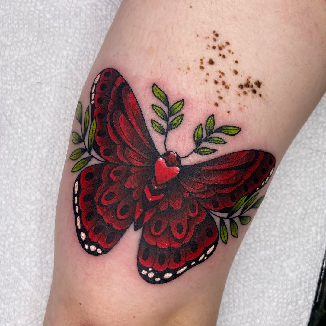 Tattoo by @rayasxmvf_ β neo_traditional