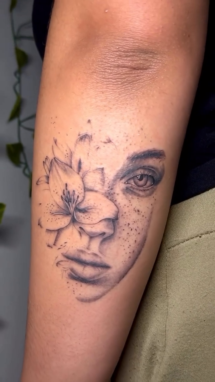 Tattoo by @robincandraw โ fine_line, illustrative
