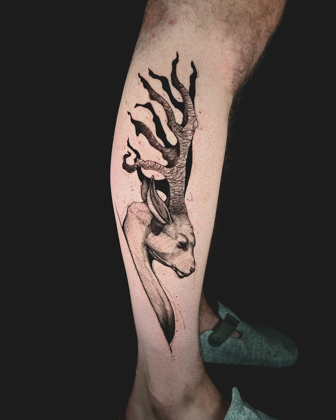 Tattoo by @hanakaki_tattoos โ blackwork